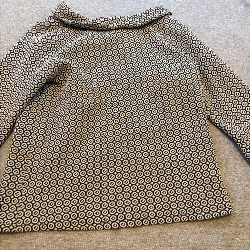 Ann Taylor Navy & Cream Geometric Print Top | Long Sleeve Collared Blouse.